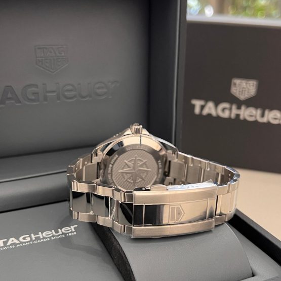 TAG-Heuer-Aquaracer-55
