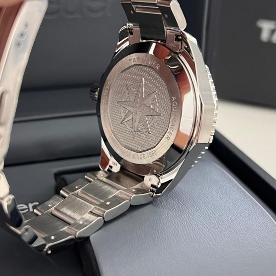 TAG-Heuer-Aquaracer-60
