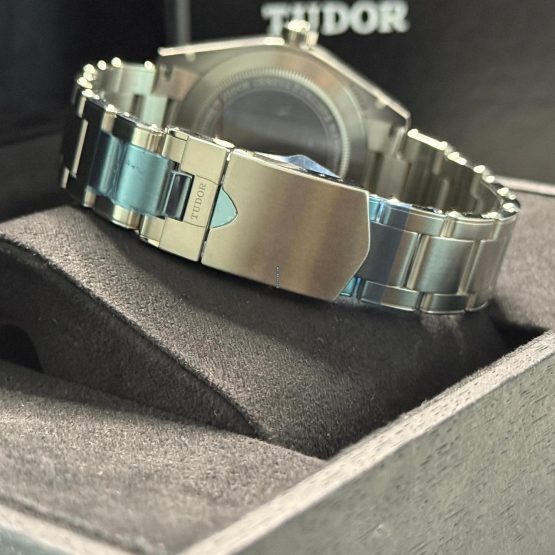 Tudor-Black-Bay-Fifty-Eight-3